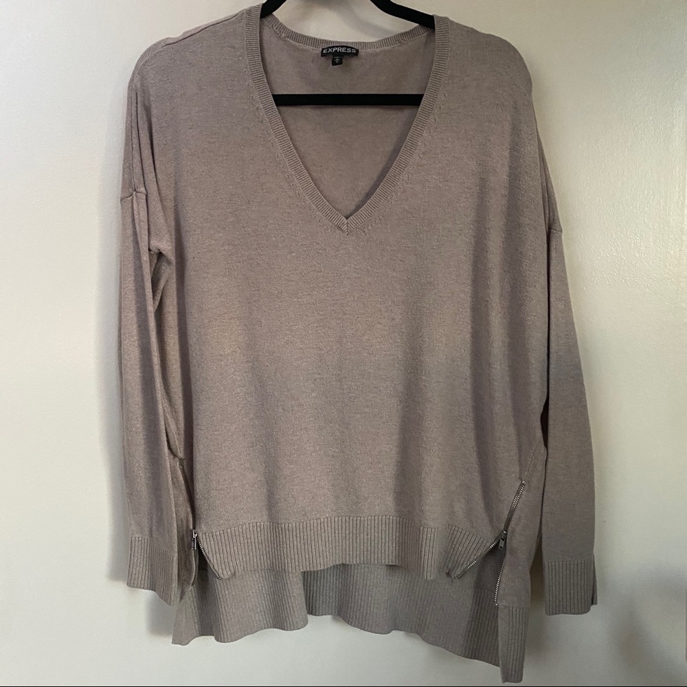Tan long sleeve Express top with side slits